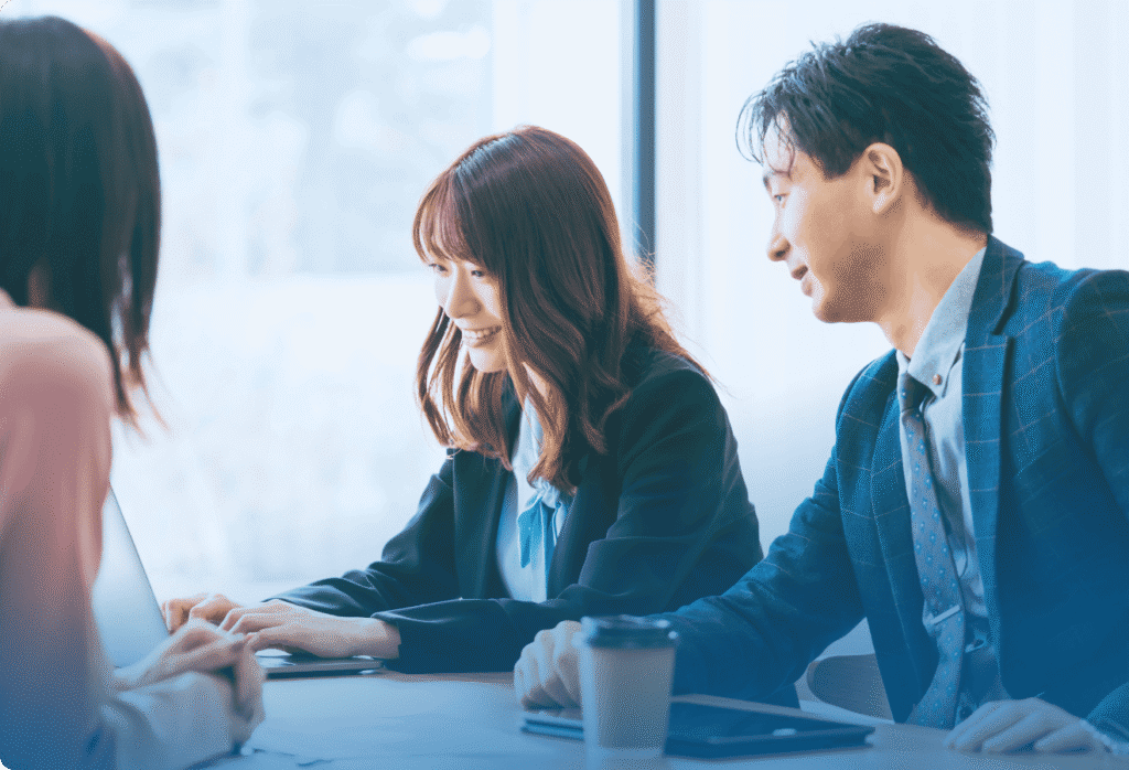 話し合うビジネスマン